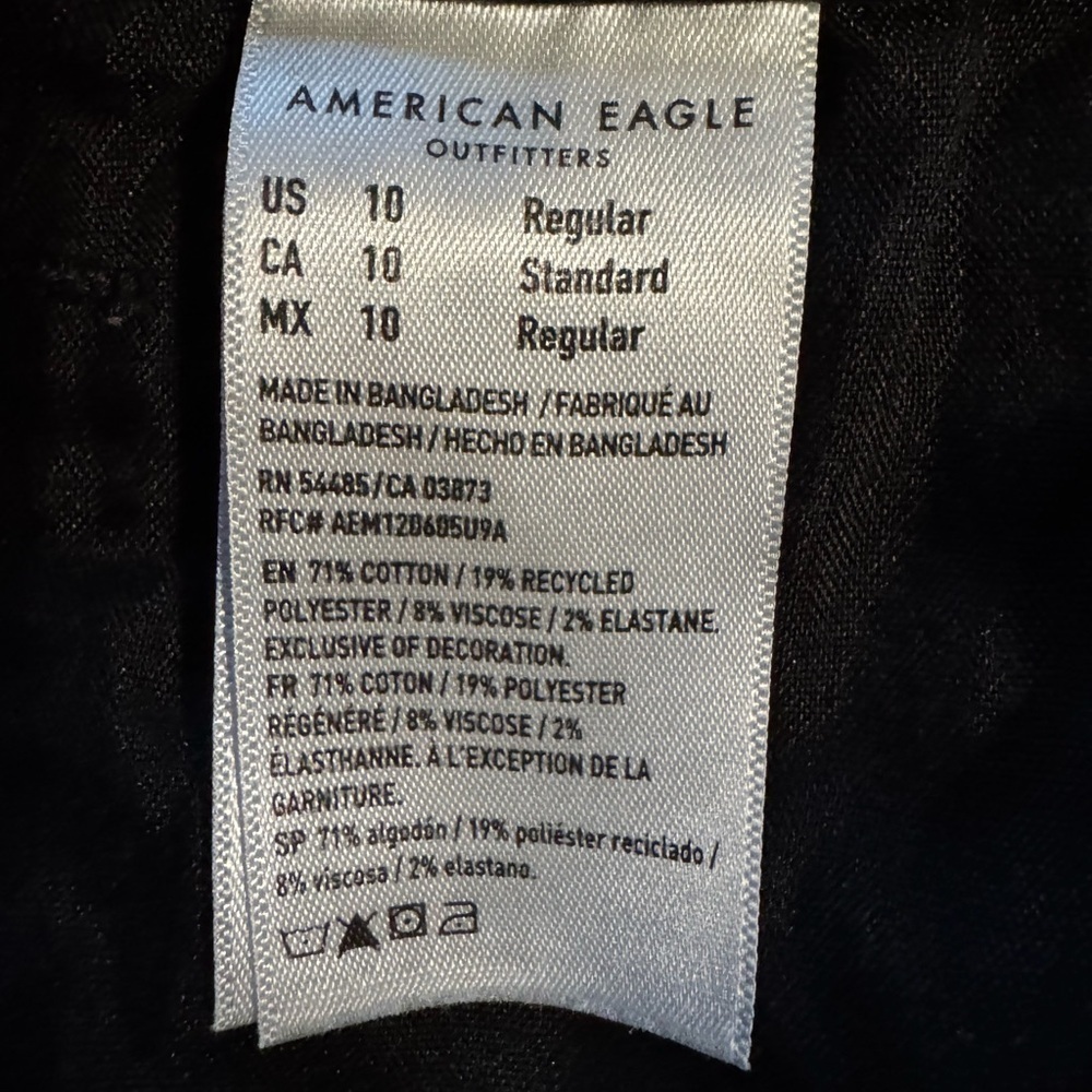 American Eagle Black Denim Skirt.  Size 10 - Picture 6 of 7